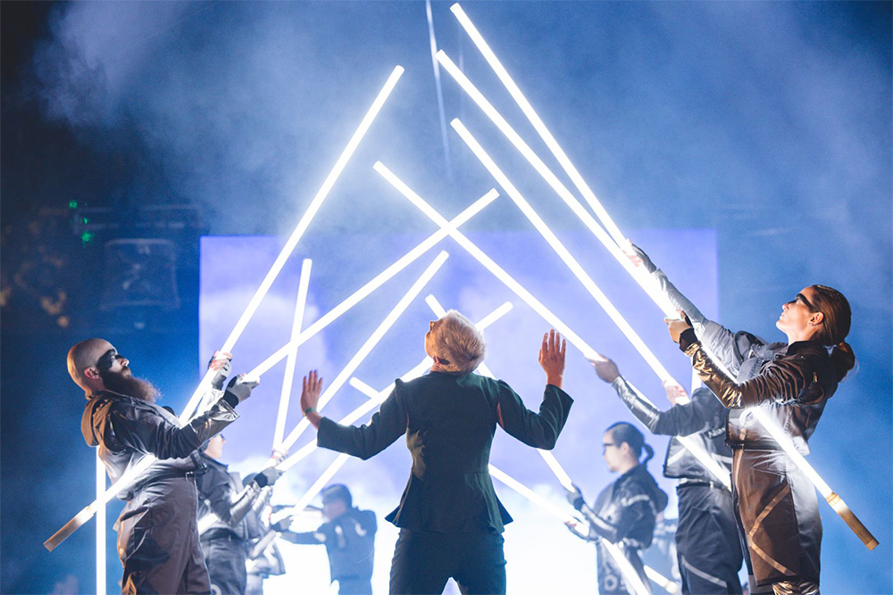 Encesa llums passeig de Gràcia - ARASO Sonorització Il·luminació