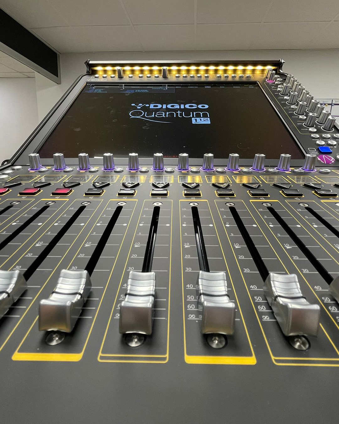 ARASO Sonorització i Il·luminació - DiGiCo Quantum 112